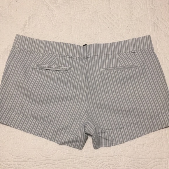 Blue and white stripe shorts - Picture 4 of 4